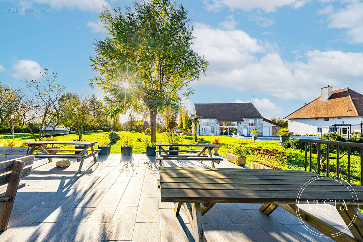 Maison à SAINT-SYMPHORIEN-SUR-SAONE