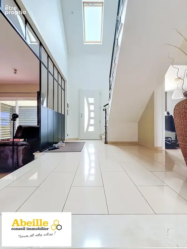 Maison contemporaine de 141 m2 hab. dependance de 29 m2. garage. terrain 800 m2. - photo 4