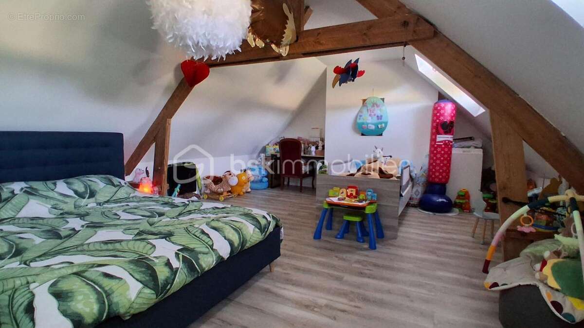 Maison de 71m² +(buanderie de 30m²+dependance de 70m² avec possibilite d'amenagement). terrain 703m² - photo 8