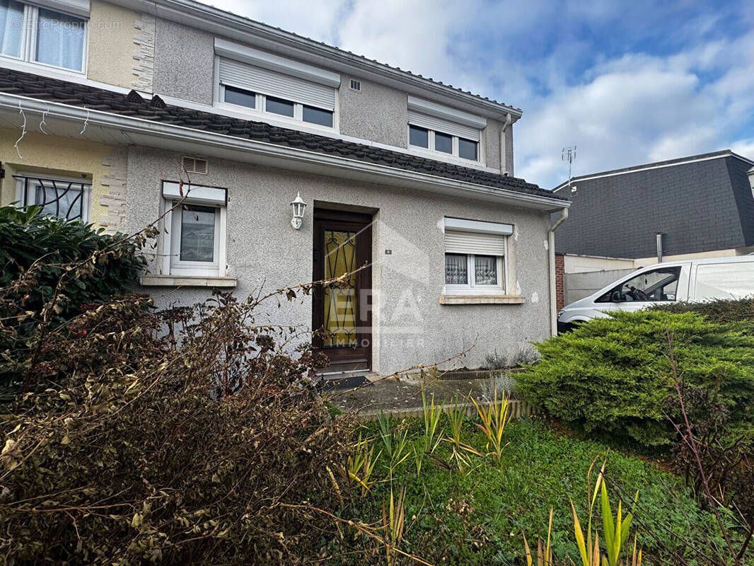 Maison à COMBS-LA-VILLE