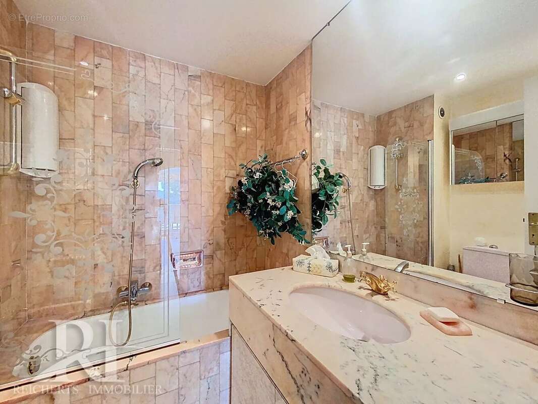 Appartement à LE CANNET