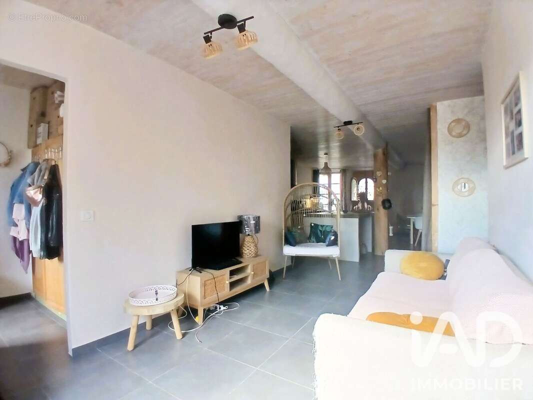 Photo 6