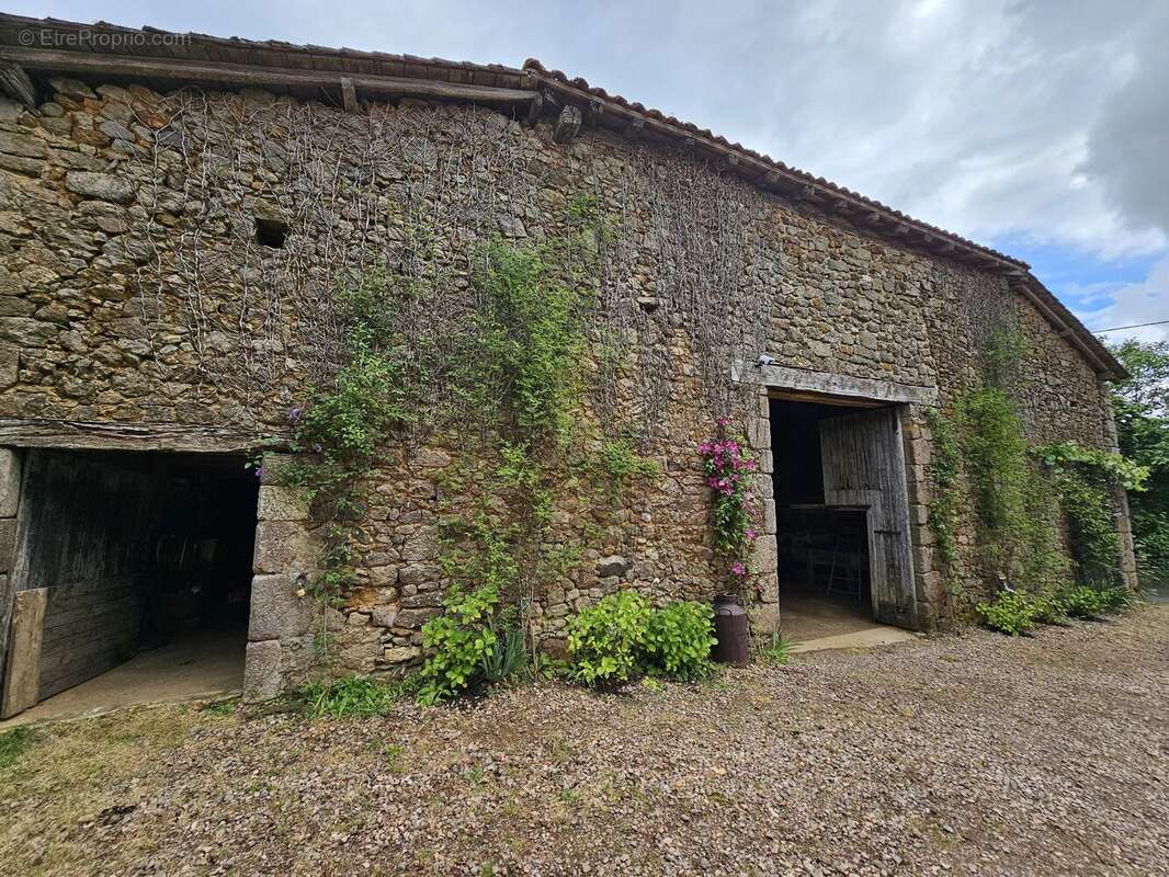 Maison à MAZEROLLES