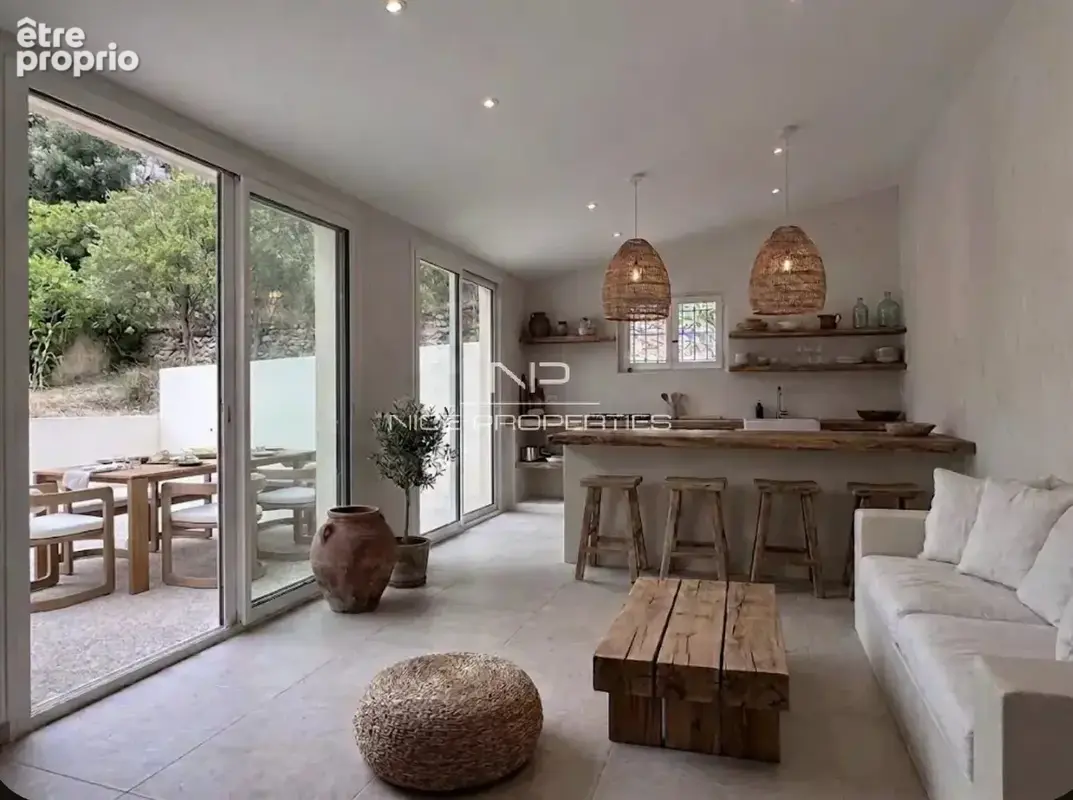 Roquebrune Cap Martin, Villa rénovée avec piscine et vue mer, dans cadre privilégié - photo 11