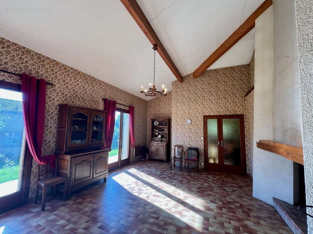 Maison à MONGUILHEM