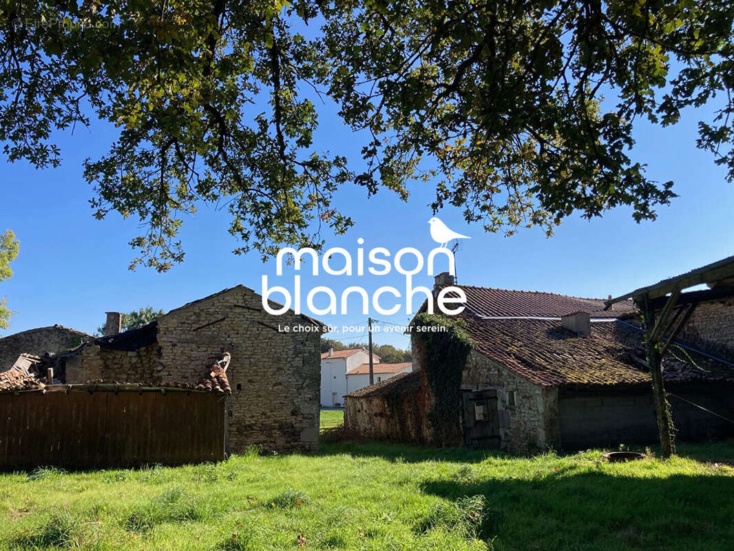 Maison à FOMPERRON