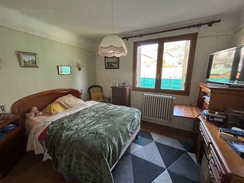 Maison à BRISON-SAINT-INNOCENT