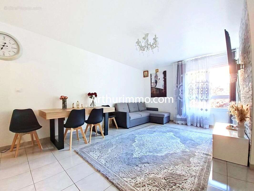 Appartement à BOISSY-SAINT-LEGER
