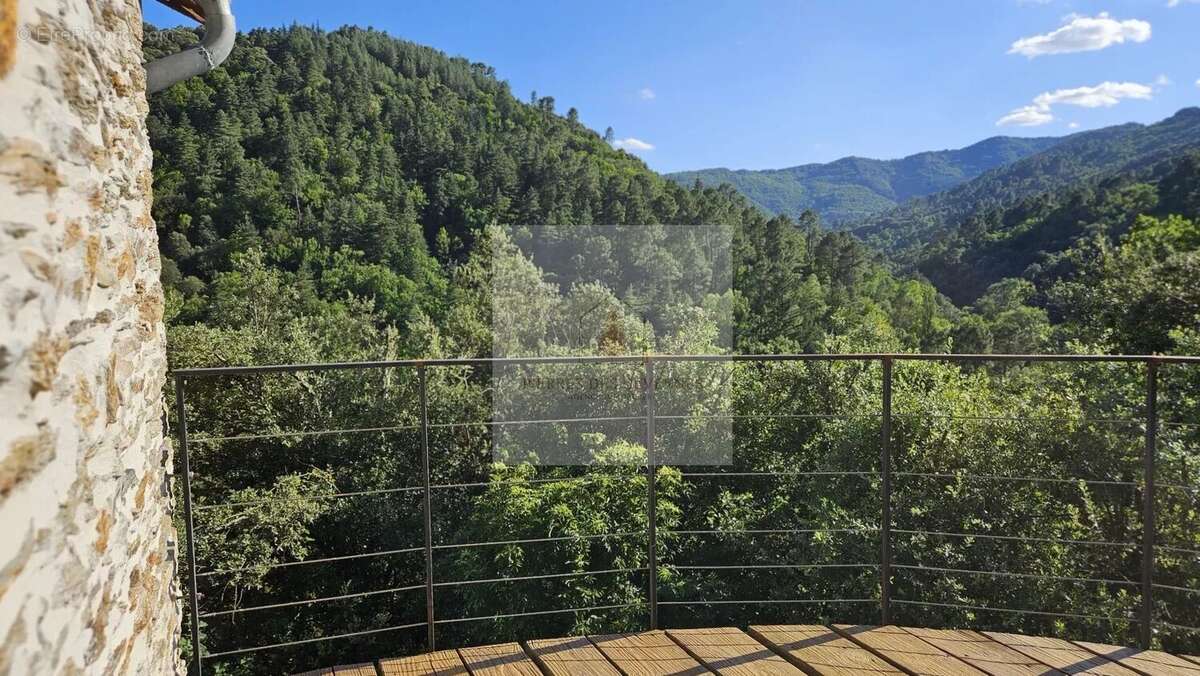 Maison à LE COLLET-DE-DEZE