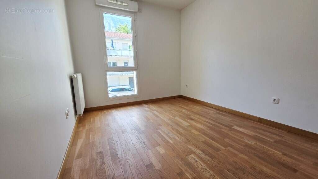 Appartement à SAINT-ISMIER