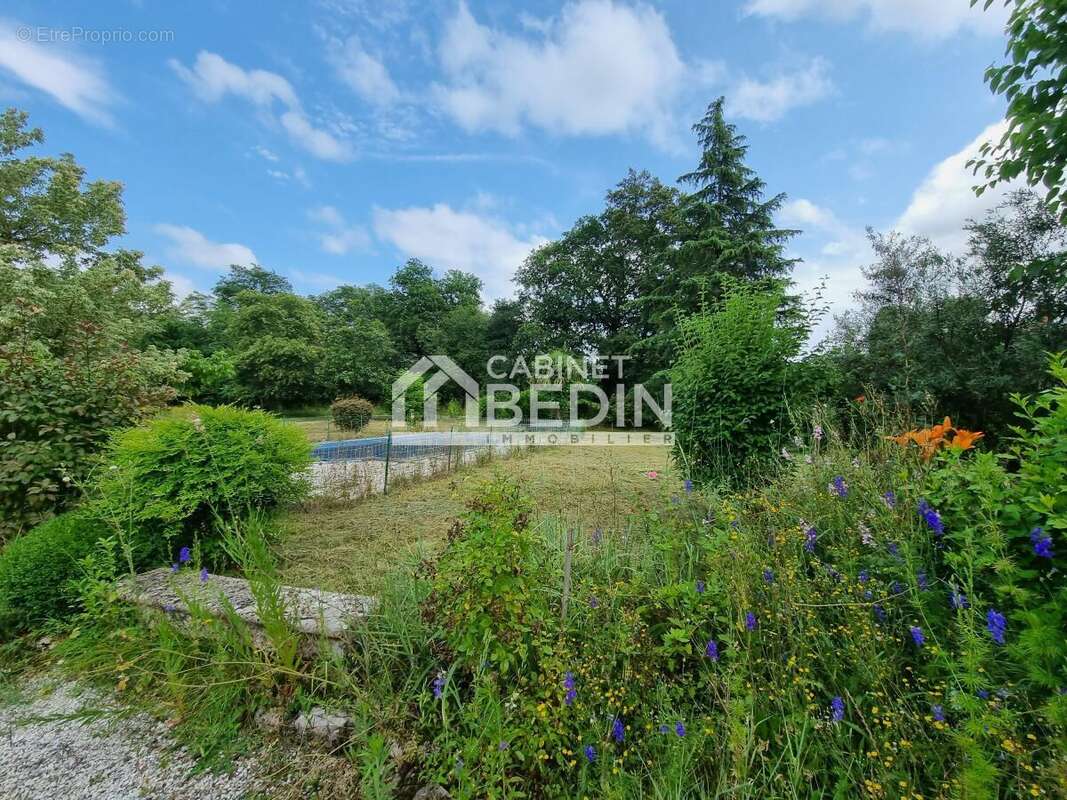 Maison à SAINT-MORILLON