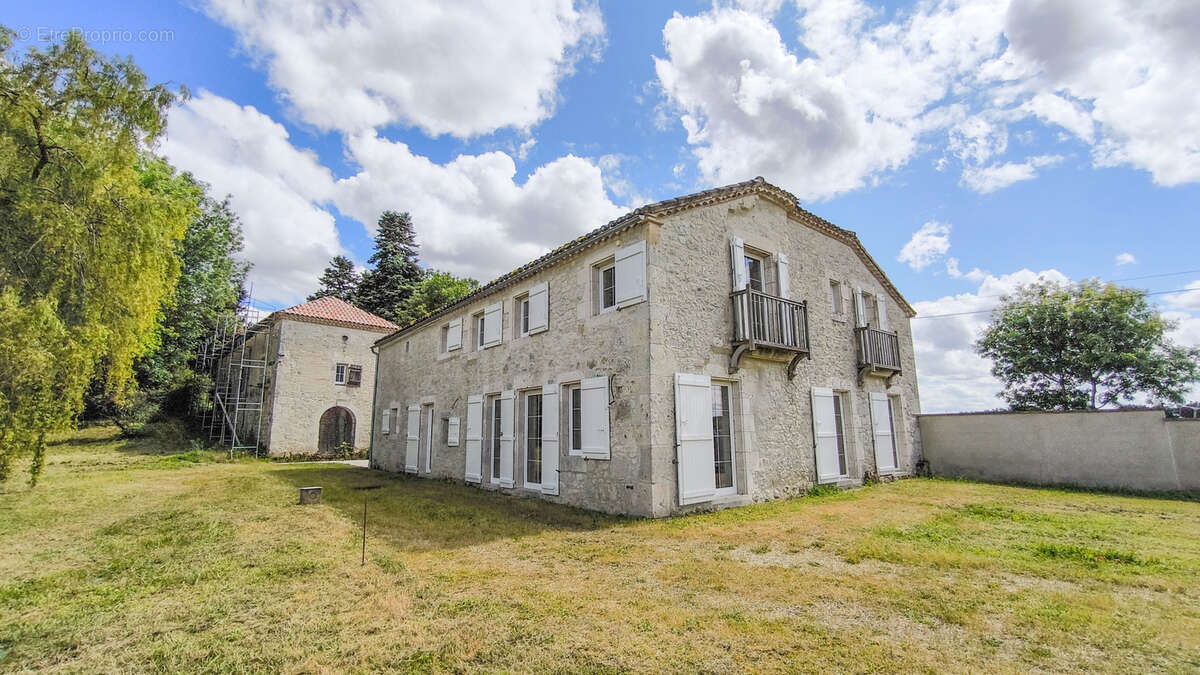 Maison à CASTELSAGRAT