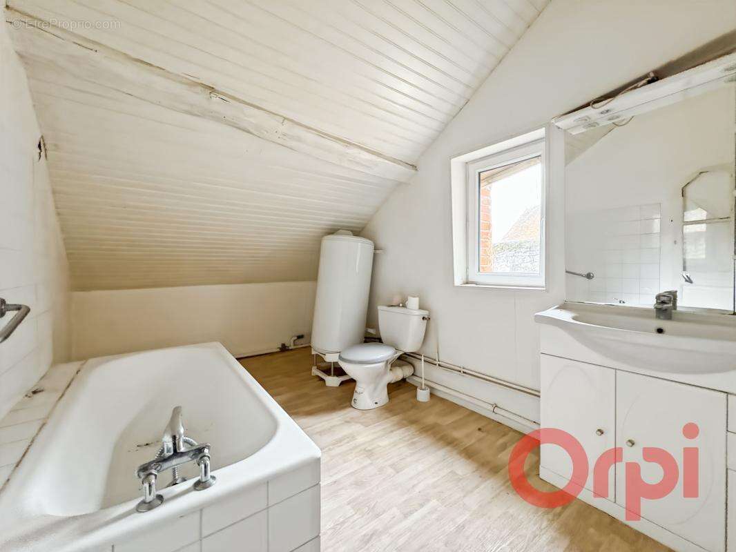 Maison à BRUERE-ALLICHAMPS