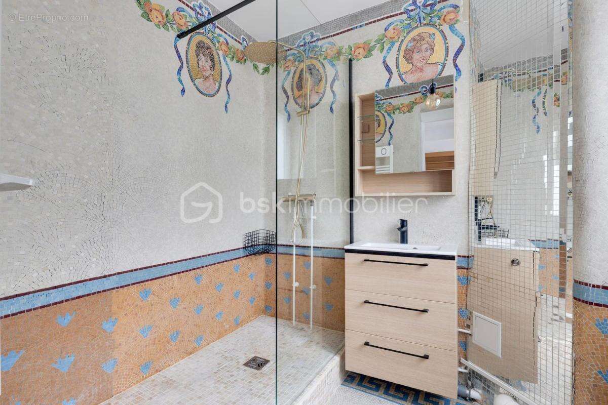 Paris 10 Appartement 2 chambres 50 m²  Entièrement rénové Libre - photo 9