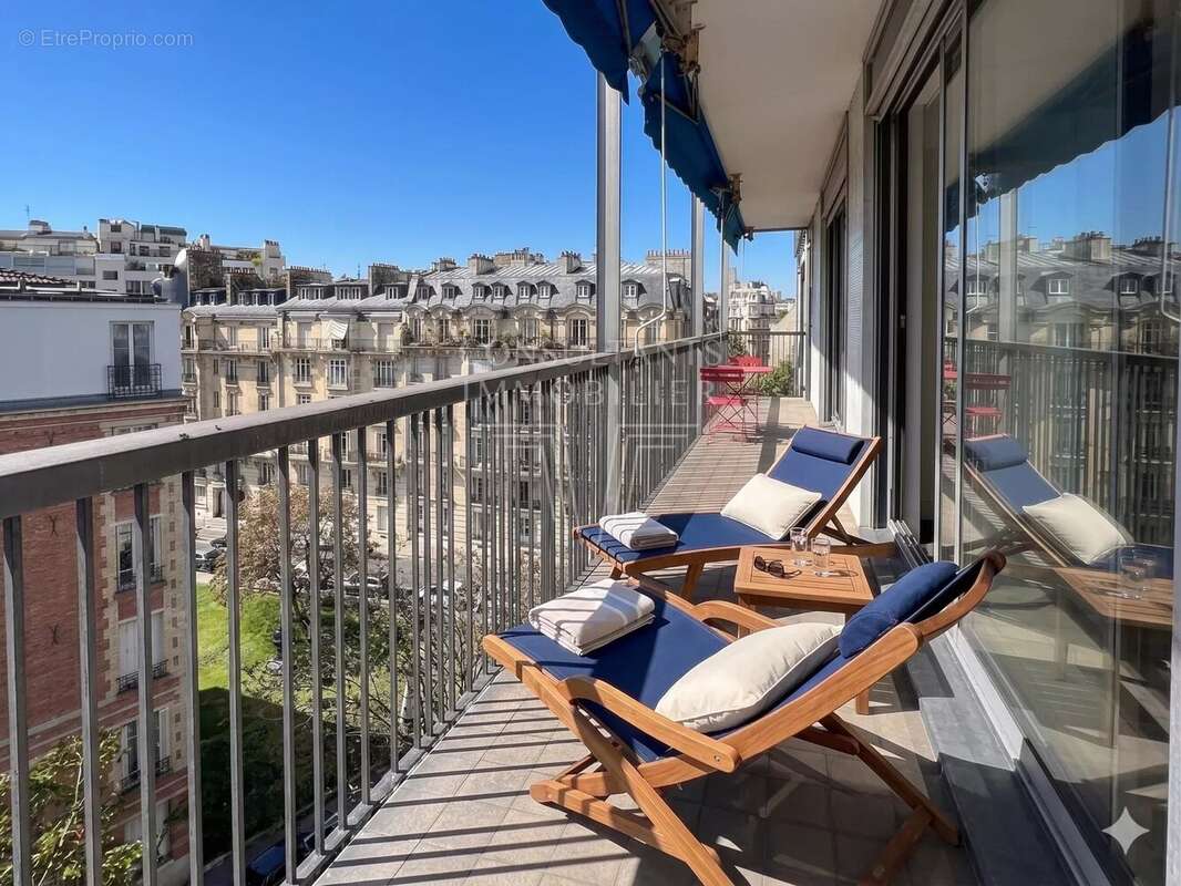 Appartement à PARIS-16E