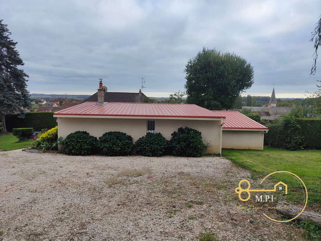 Maison à LA FERRIERE-BOCHARD