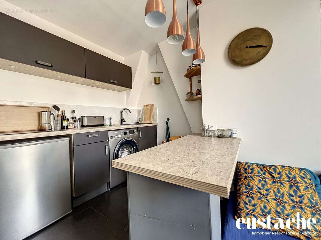 Appartement à PARIS-17E