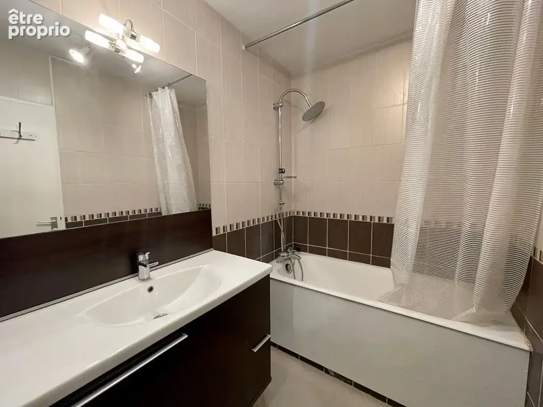 ANTONY - Appartement F3 62 m2 + 2 balcons + 2 places de stationnement ! - photo 9