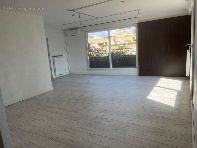 T4 en attique à Annemasse Séjour - Appartement à ANNEMASSE