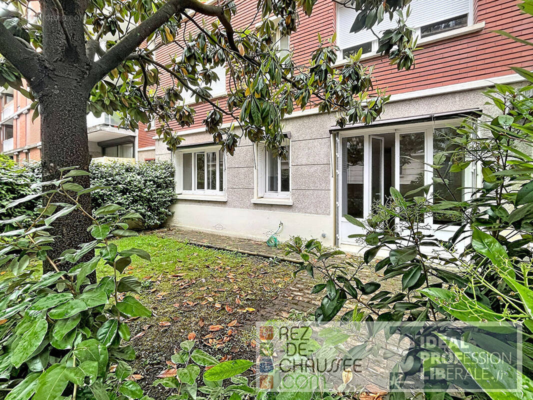 Appartement à LA GARENNE-COLOMBES