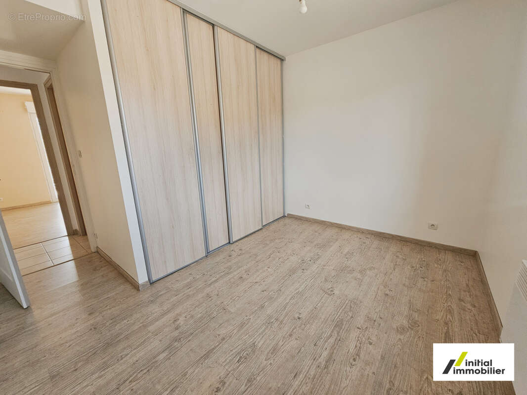 CHEMILLÉ-SUR-DÊME   Maison familiale de 165 m2 avec 5 chambres sur un terrain de 1 537 m2 - photo 6