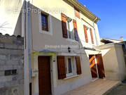 Maison à CAMARET-SUR-AIGUES