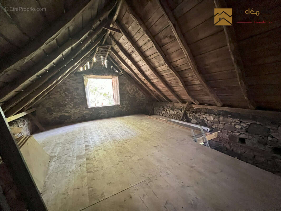 1er étage 40m2 au sol - Grange authentique au coeur des Pyrénées - Maison à CAZAUX-DEBAT