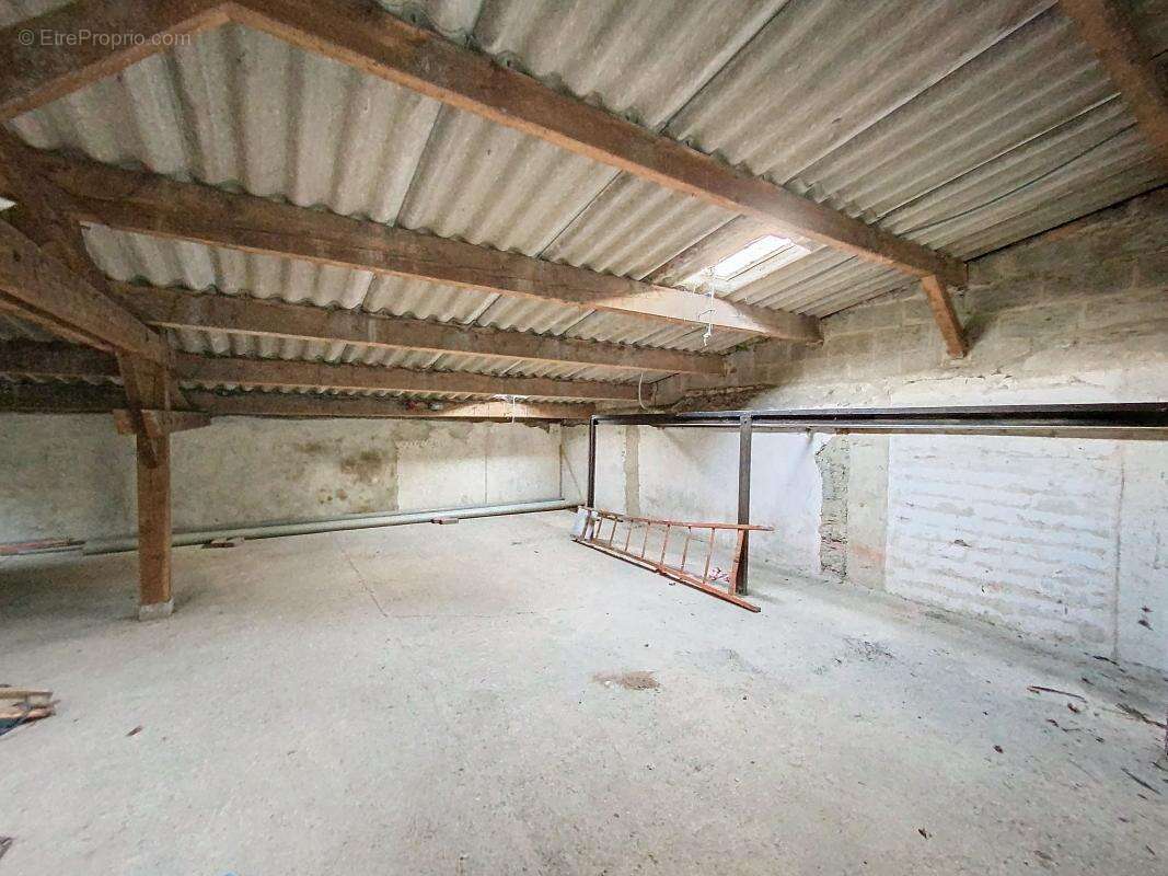 Entrepôt de stockage en centre ville ! - photo 2