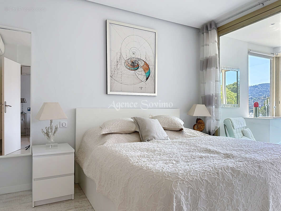 Appartement à MANDELIEU-LA-NAPOULE