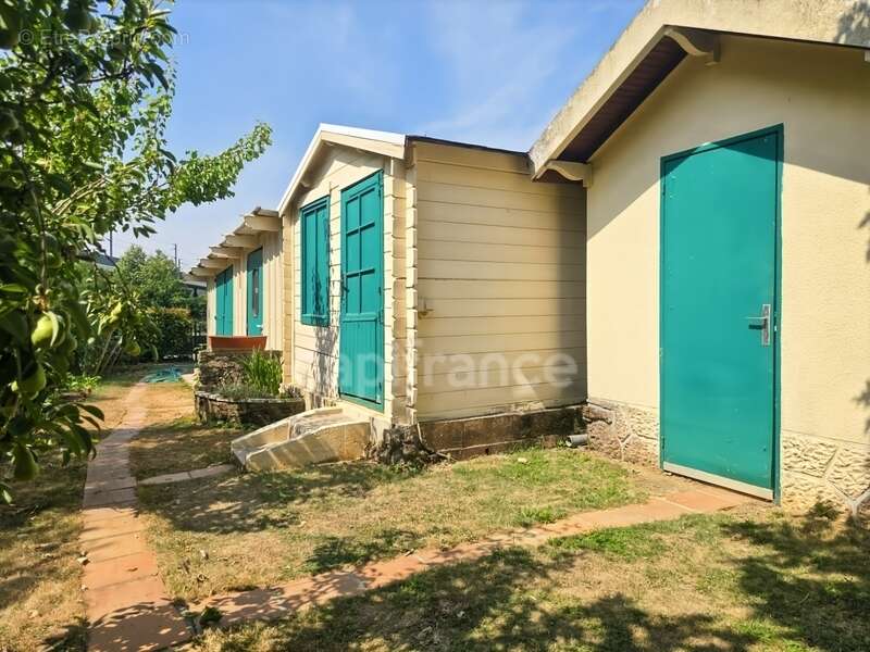 Neuville-sur-Sarthe - Terrain de loisirs de 425 m² en bord de Sarthe. Posez vos valises et profitez ! - photo 5