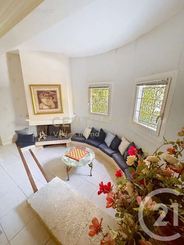 Maison 188 m² à Saint-Jean-De-Vedas  - photo 7