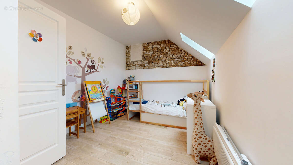 Maison à NEAUPHLE-LE-VIEUX