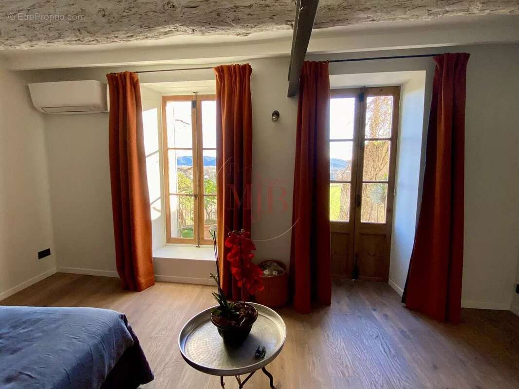 Maison à CADENET
