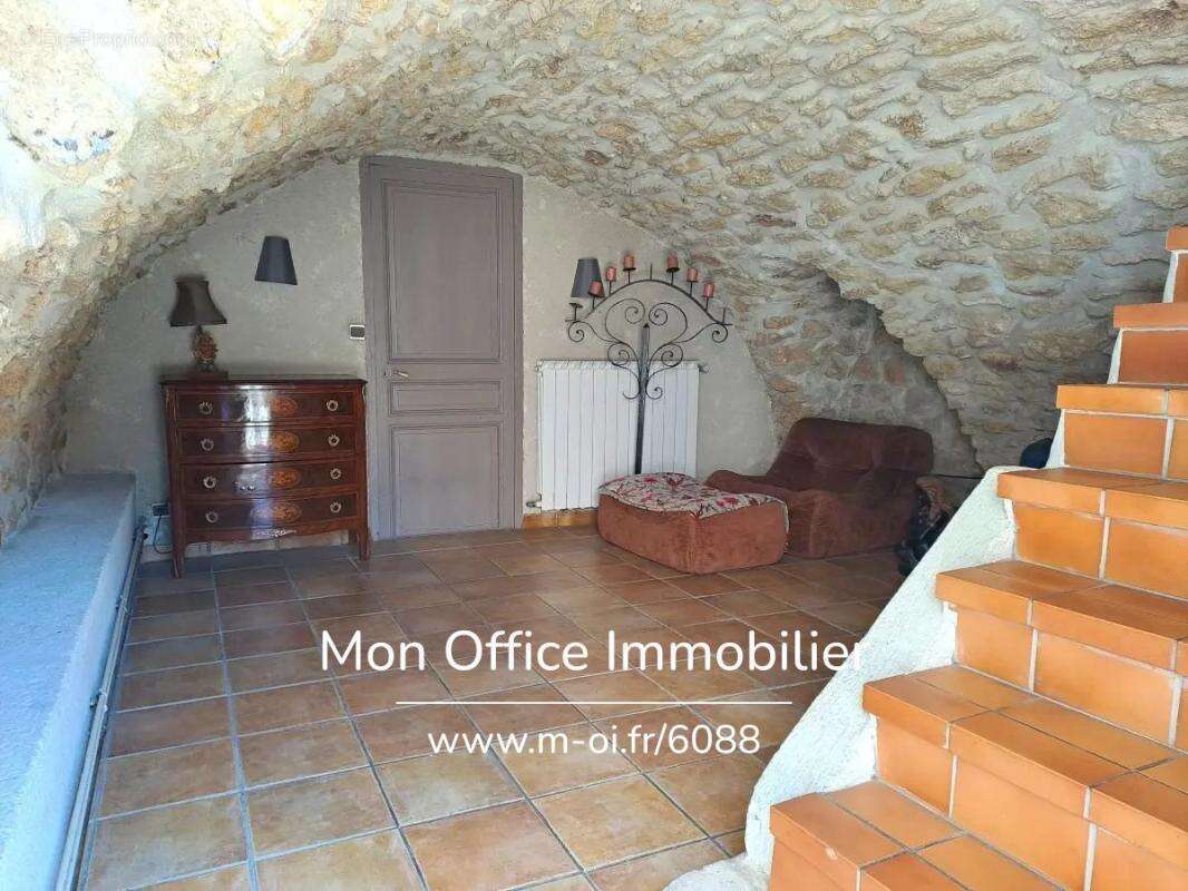 Maison à PELISSANNE