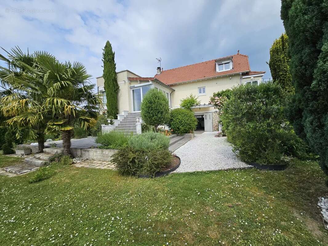 Maison à CHALETTE-SUR-LOING