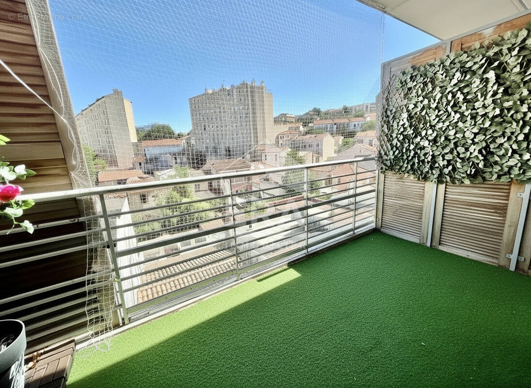 Appartement à MARSEILLE-14E