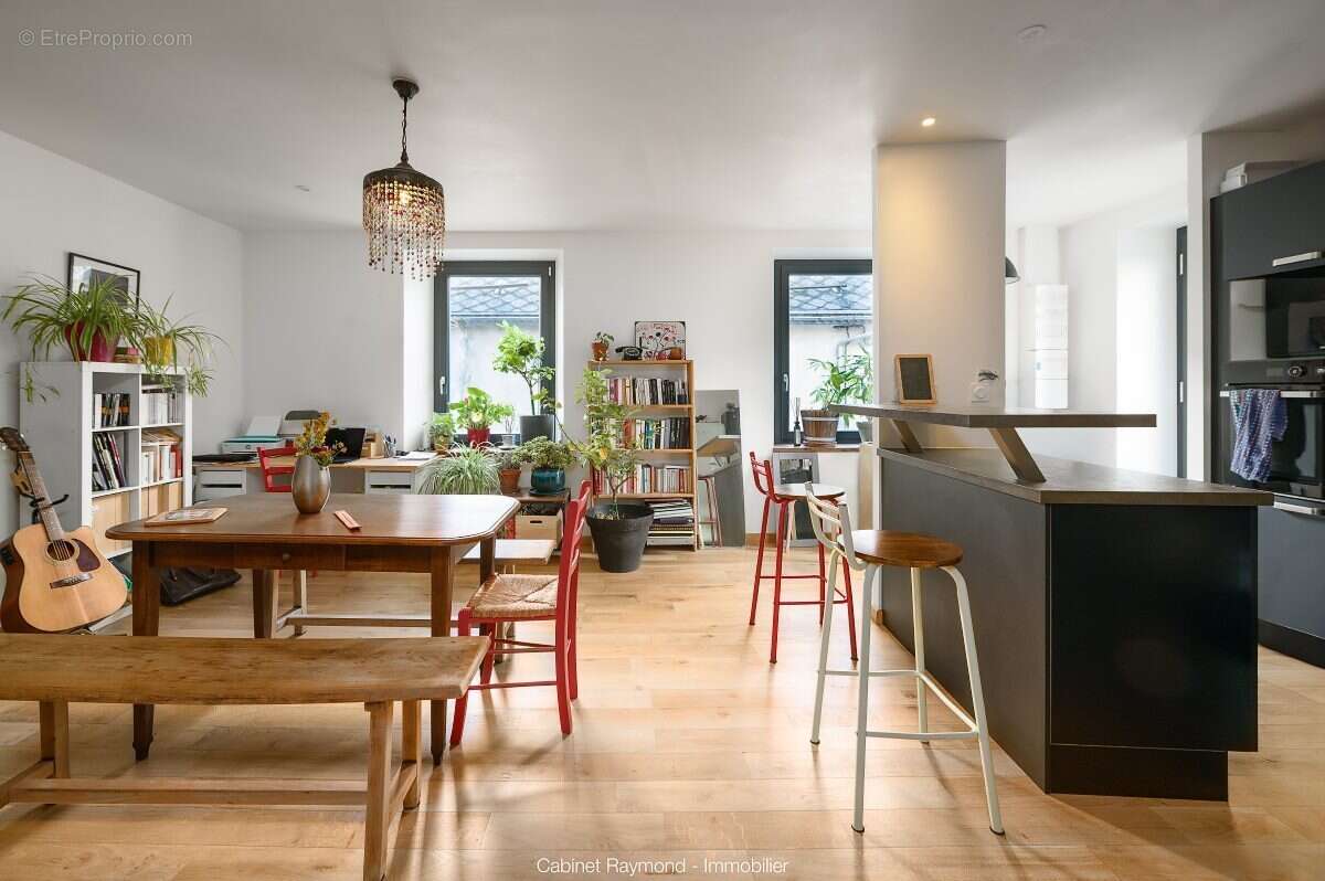 Maison à ENTRAIGUES