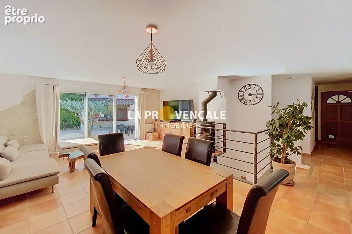 Maison 6 pièces 144 m² à vendre à Greasque (13850) - photo 7