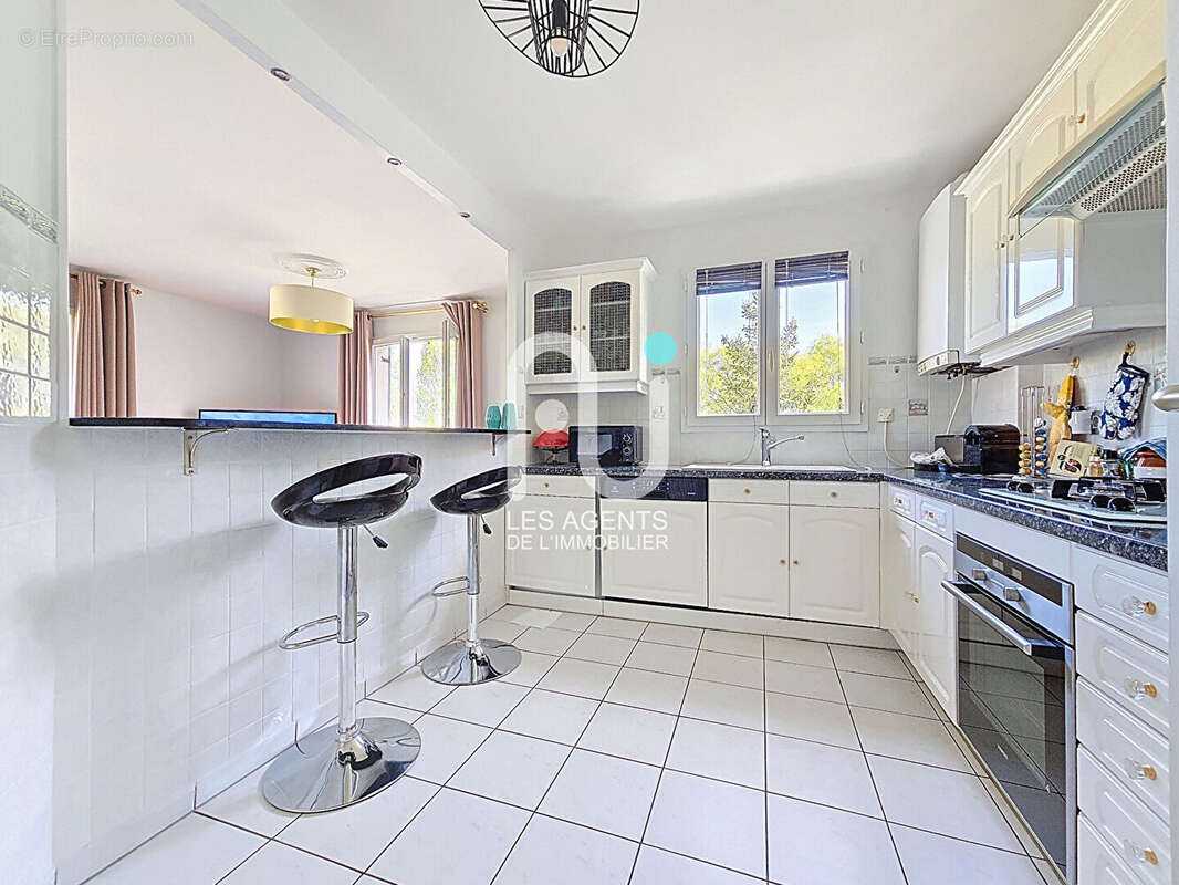 Appartement à VILLENEUVE-LA-GARENNE