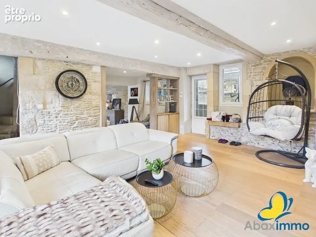 Maison en pierre rénovée avec grandes dépendances - photo 7