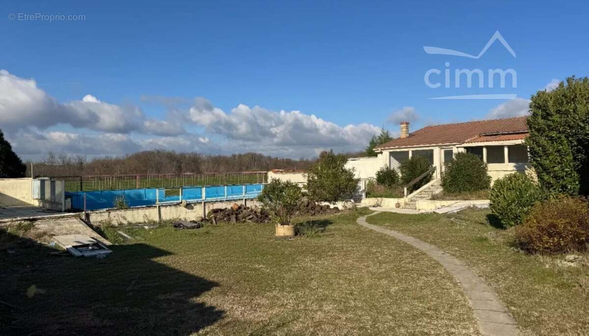 Maison à SAINT-BARTHELEMY-DE-VALS