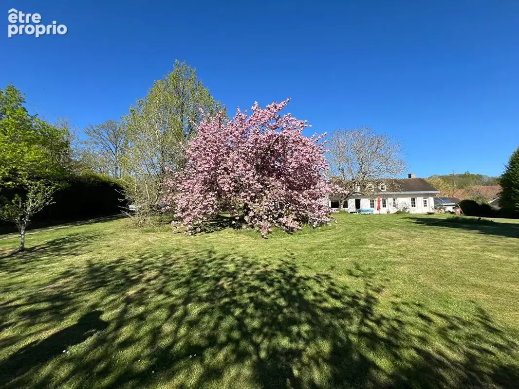 Très jolie longère du XVII eme siècle avec environnement exceptionnel Proche Thoiry  6 pièces 232 m2 - photo 3