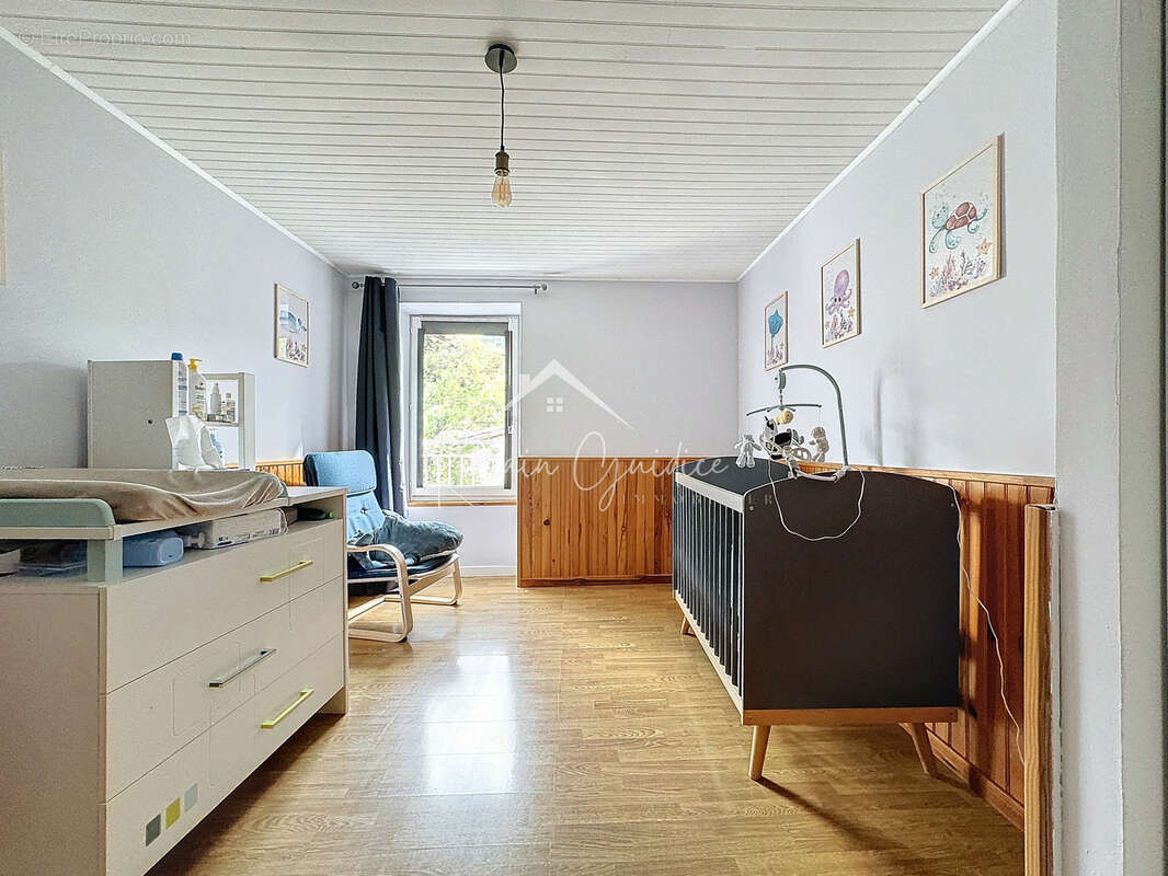 Maison à SAINT-GEORGES-DE-LUZENCON