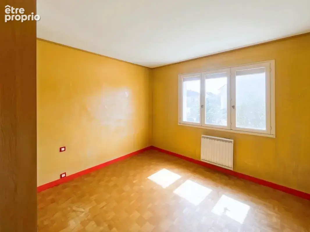  Maison à rénover avec sous-sol, véranda et combles aménageables  Beau potentiel, idéal projet familial ou investissement immobi - photo 6