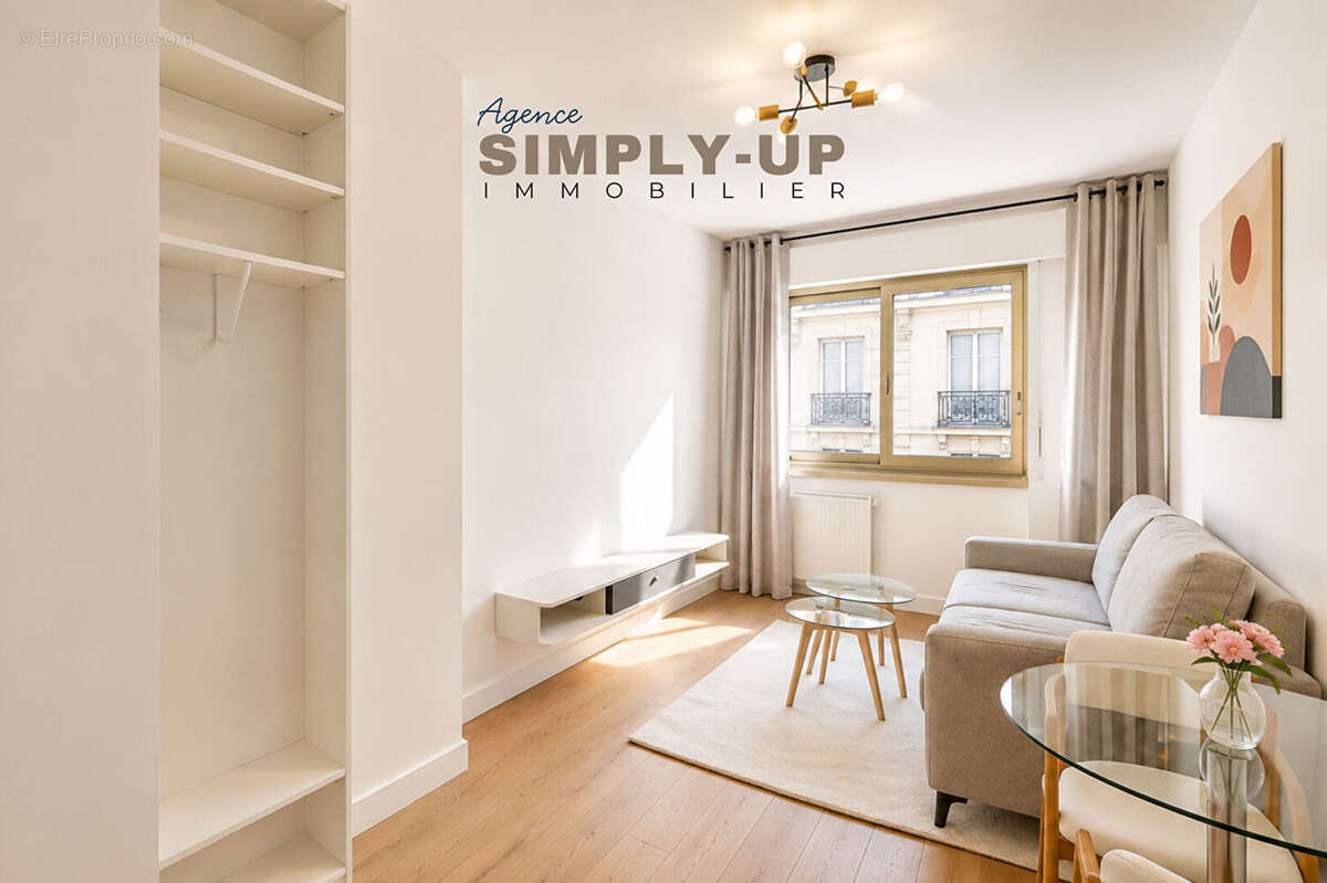 Appartement à PARIS-16E