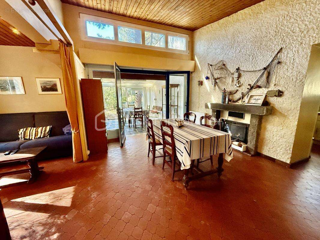 Maison à LES MATHES