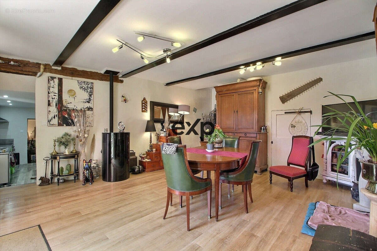 Maison à SUZE-LA-ROUSSE