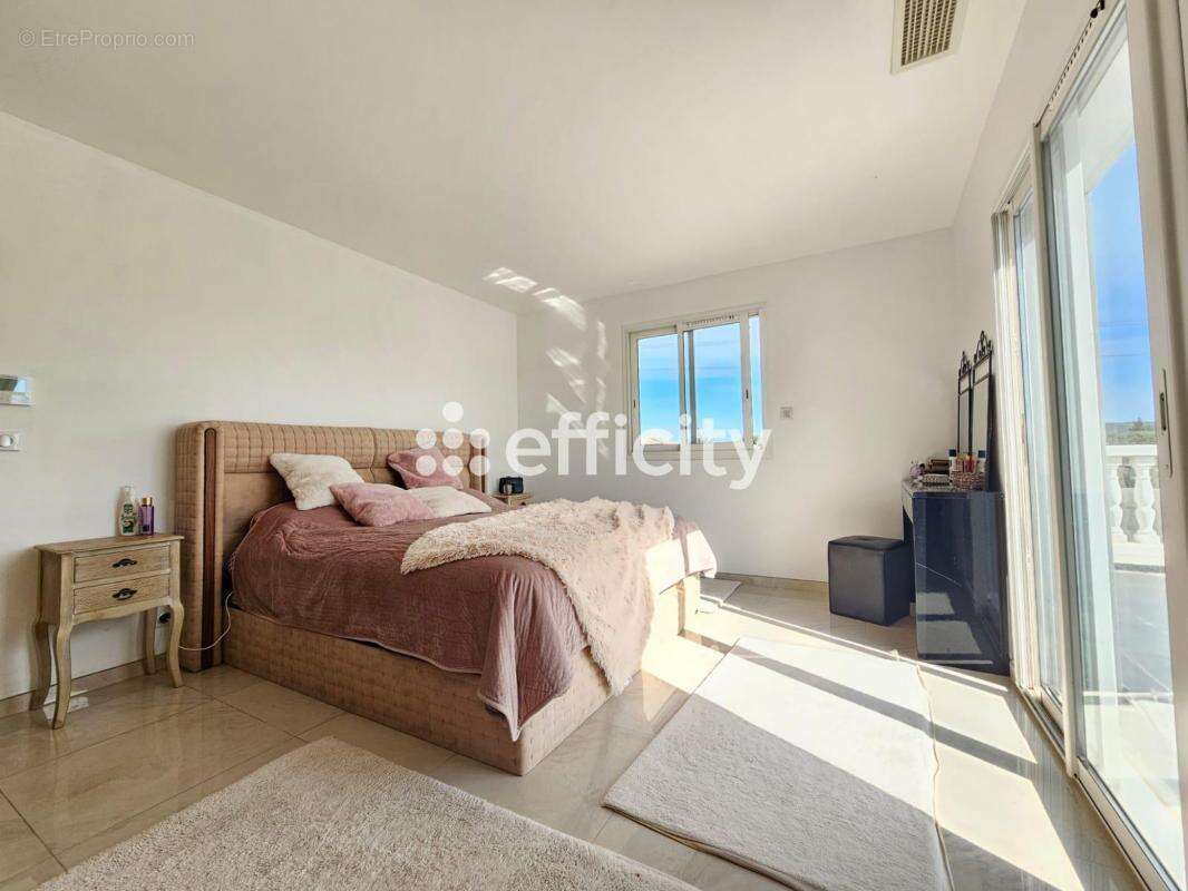 Maison à COURNONSEC