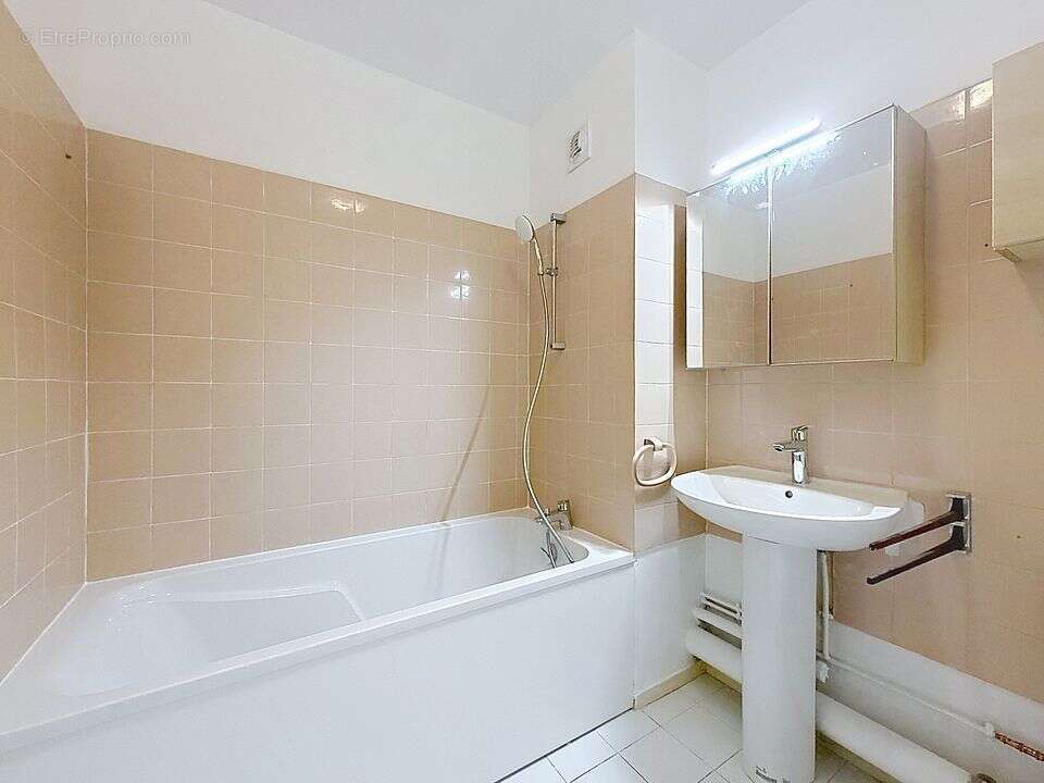 Appartement à MONTIGNY-LE-BRETONNEUX