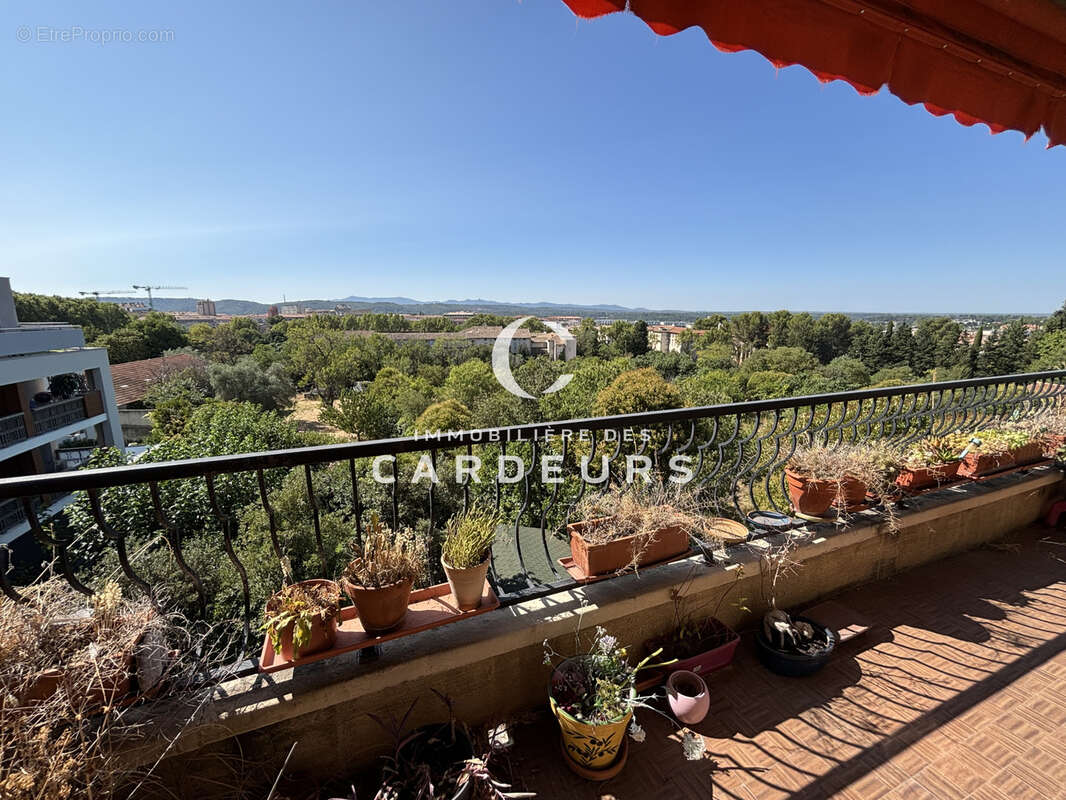 Vente appartement de type 5 avec terrasse, ascenseur et garage, Aix en Provence, centre ville à pied. - photo 2
